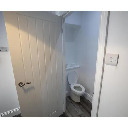 Falmouth House 3 Double Bedrooms - Workstays Uk - Video Tour Available Сasa de vacaciones Middlesbrough